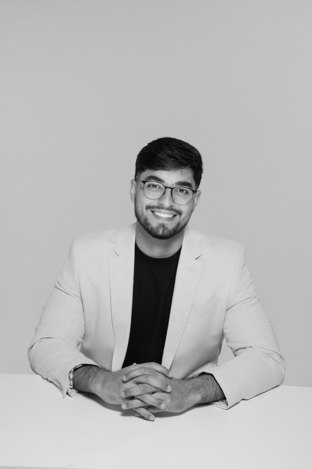 Dr. Lucas Castro